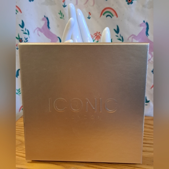 NIB Iconic Day To Slay 20 Pan Neutral Makeup Beauty Cosmetic Eye Shadow Palette - Picture 1 of 3